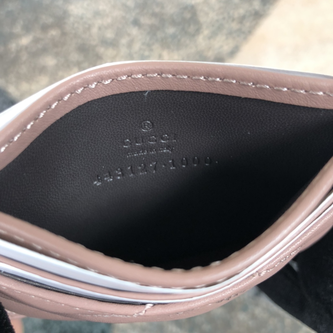 ‎443127 Gucci Signature leather card case