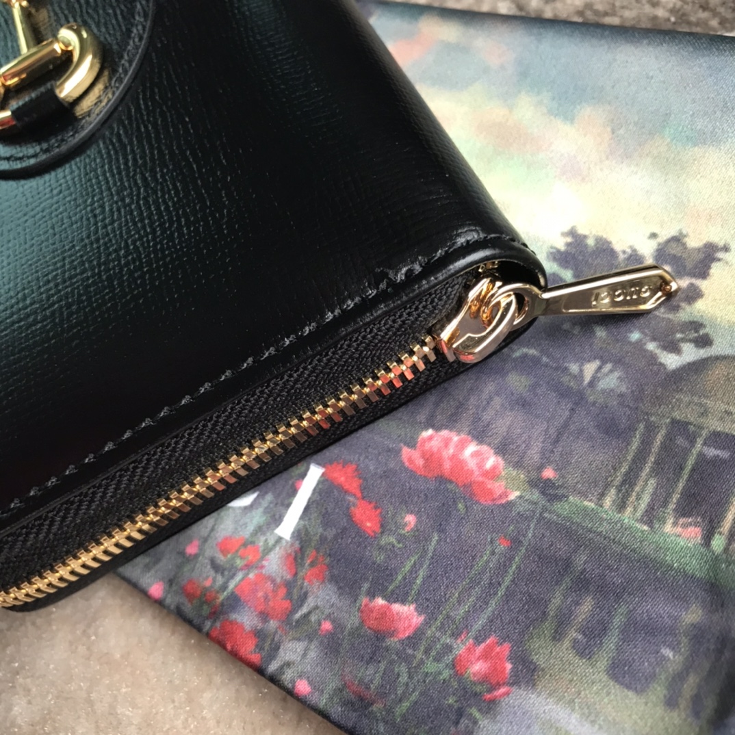 621889 Gucci Horsebit 1955 zip around wallet