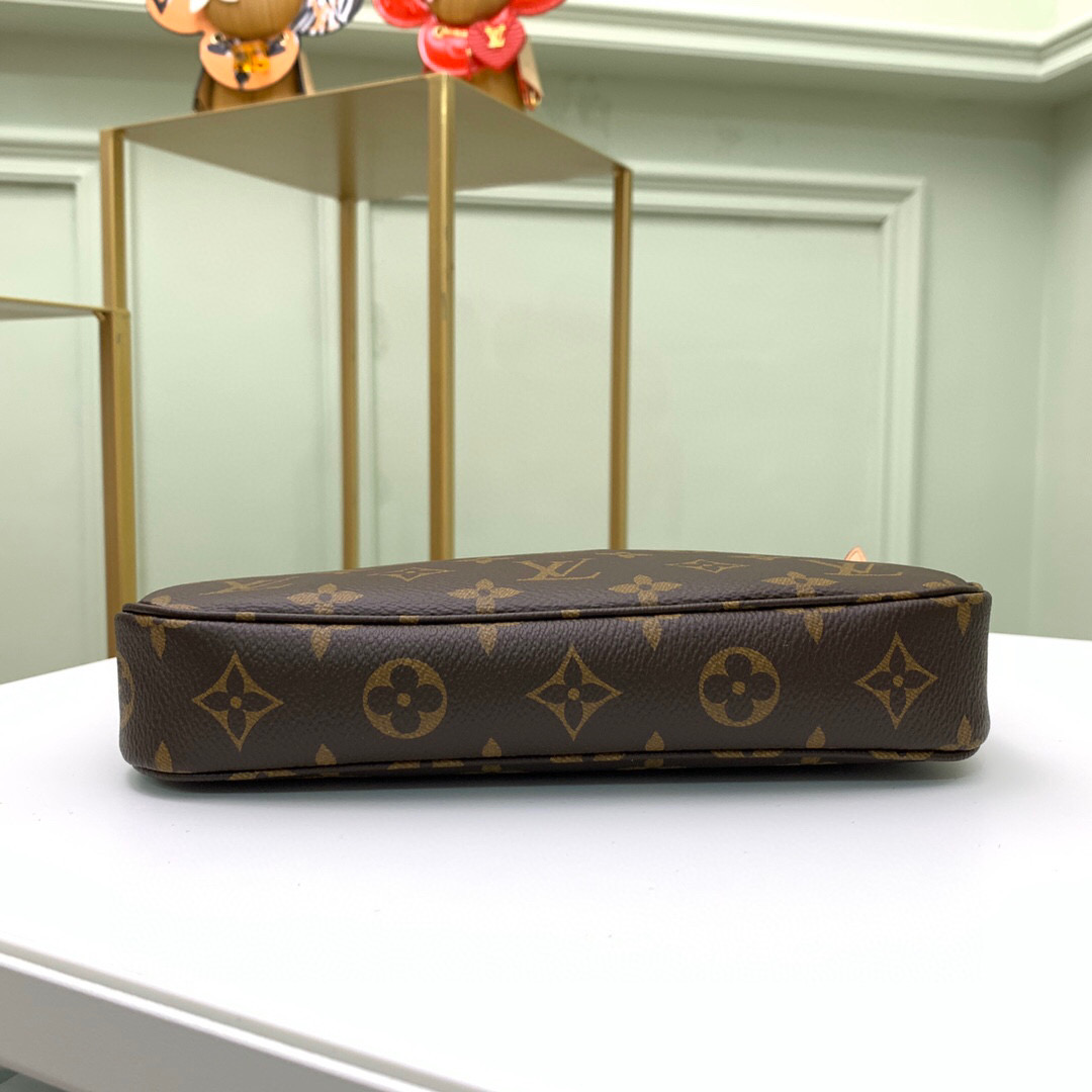 M40712 POCHETTE ACCESSOIRES, Louis Vuitton LV Chain Bags and Clutches