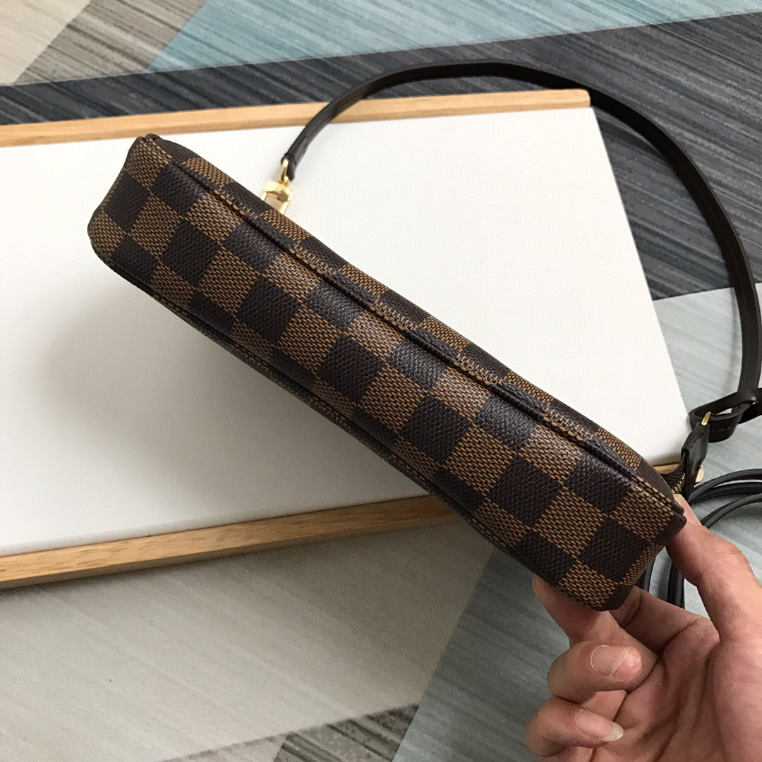 N41712 POCHETTE ACCESSOIRES, Louis Vuitton LV Chain Bags and Clutches