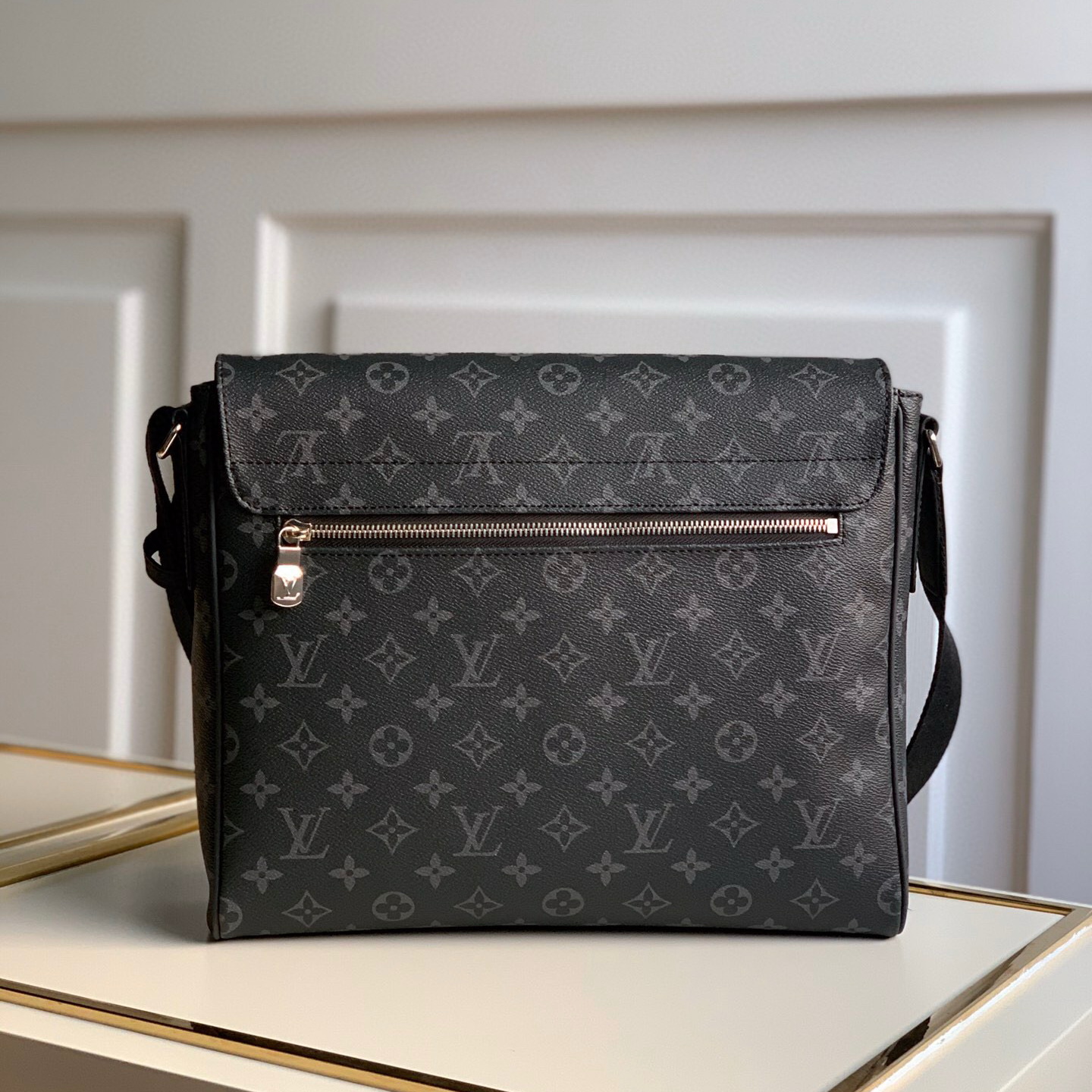 M44001 DISTRICT MM, Louis Vuitton LV Handbag
