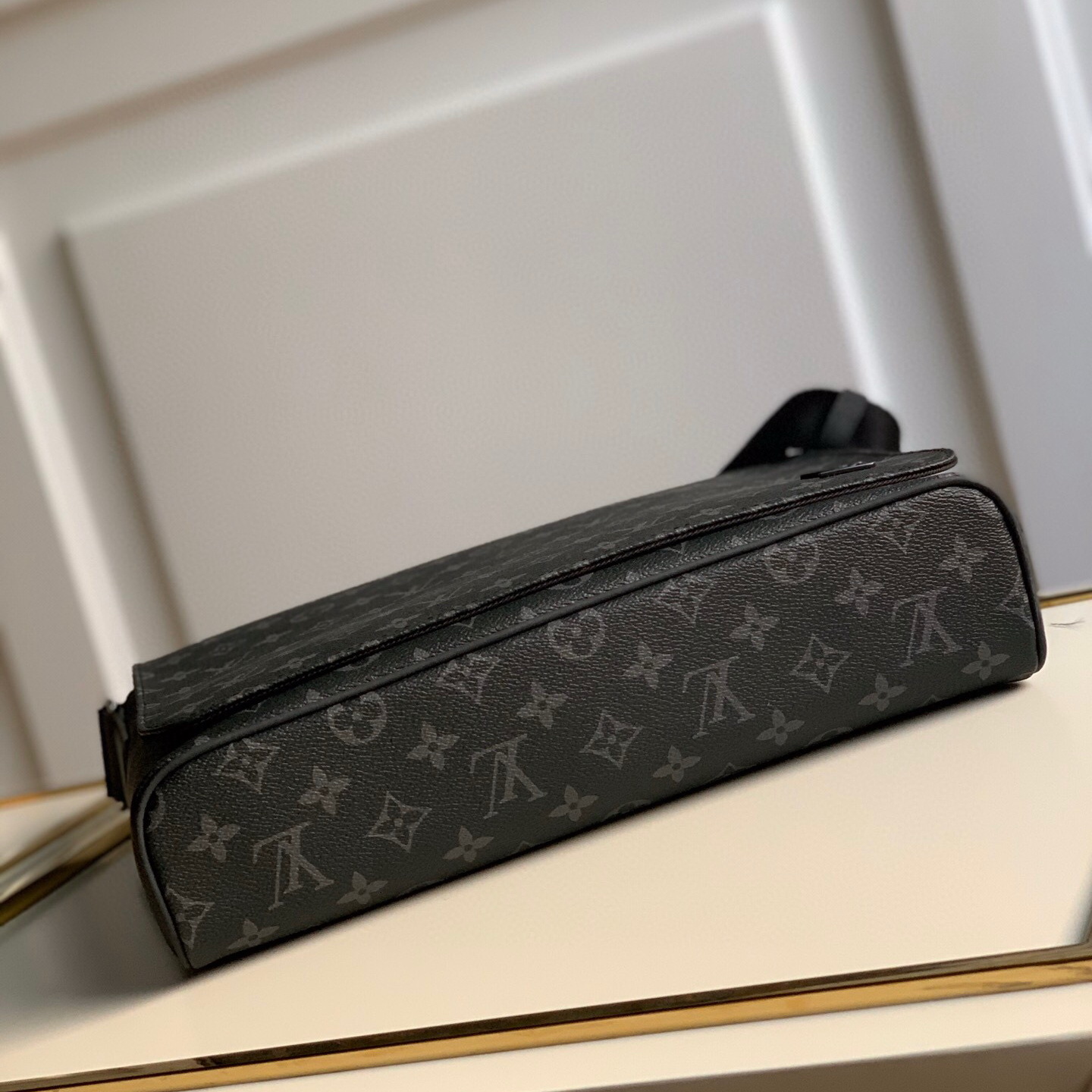 M44001 DISTRICT MM, Louis Vuitton LV Handbag
