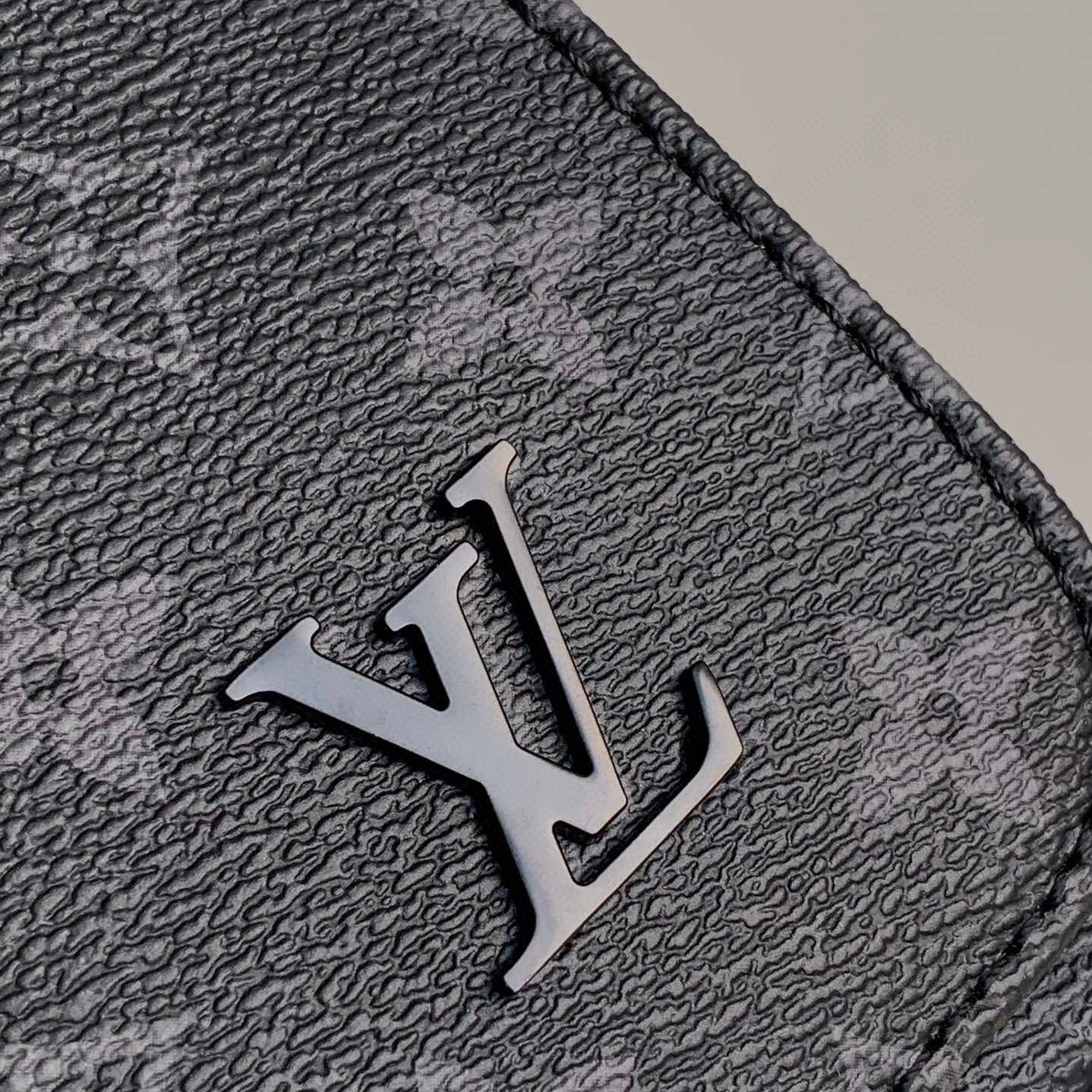 M44001 DISTRICT MM, Louis Vuitton LV Handbag