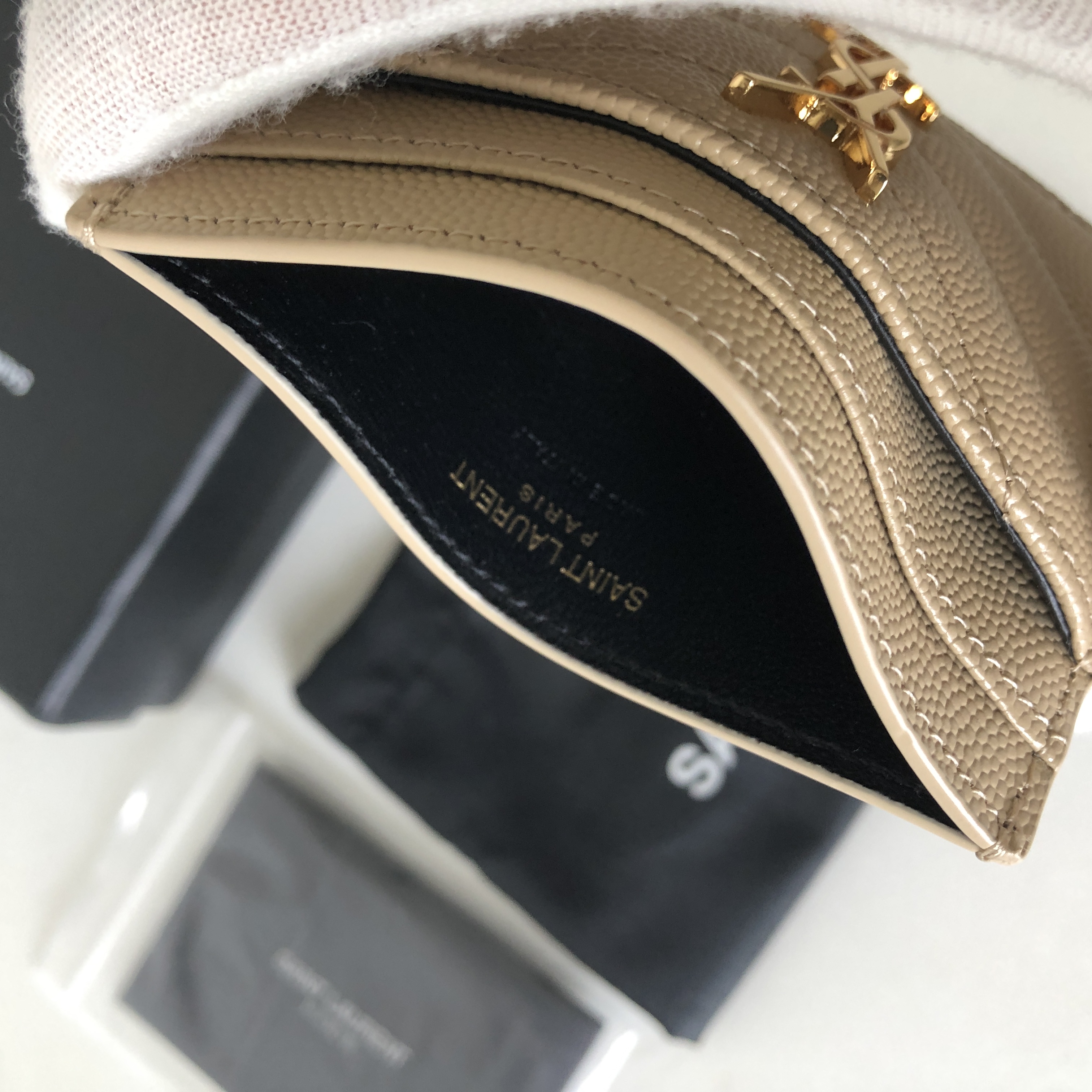 YSL Saint Laurent, 423291, MONOGRAM CREDIT CARD CASE IN GRAIN DE POUDRE TEXTURED MATELASSÉ LEATHER