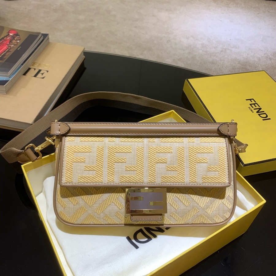 BAGUETTE , FENDI Natural straw bag