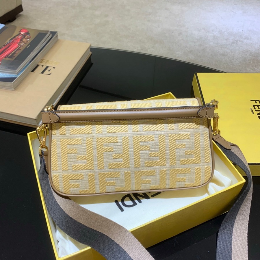BAGUETTE , FENDI Natural straw bag