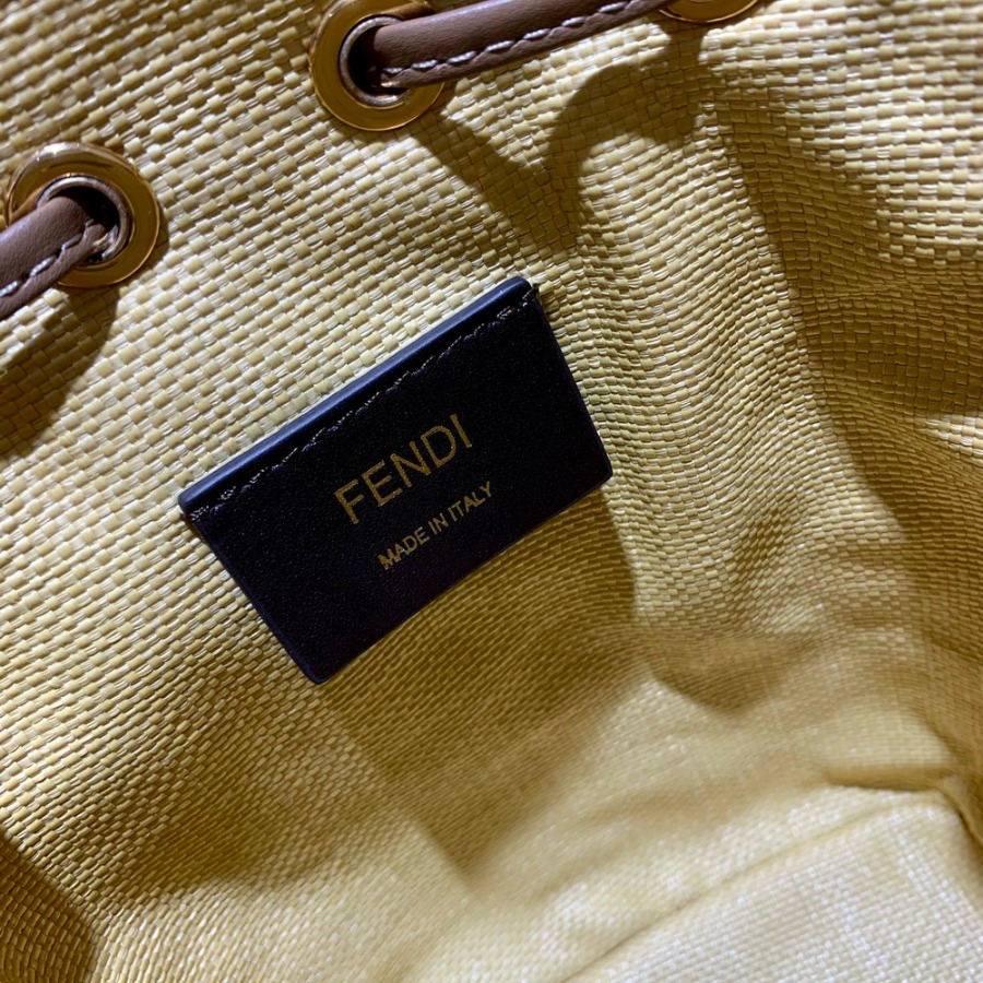 MON TRESOR, Fendi Beige raffia mini bag