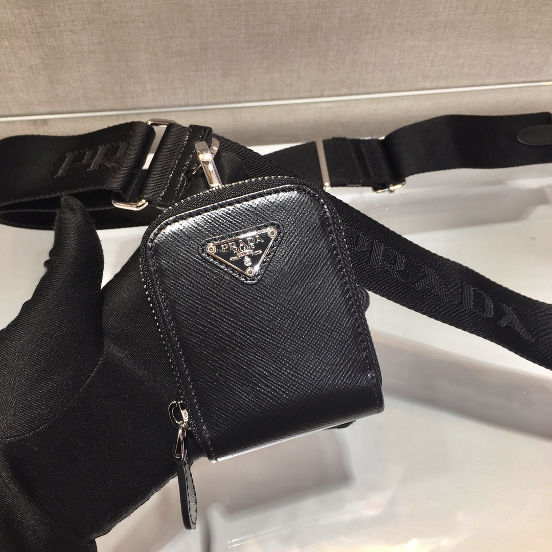 1BH204 Prada Re-Edition 2005 Saffiano leather bag