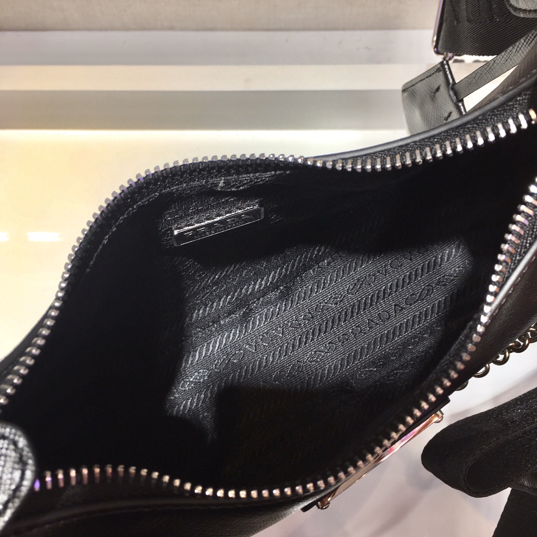 1BH204 Prada Re-Edition 2005 Saffiano leather bag