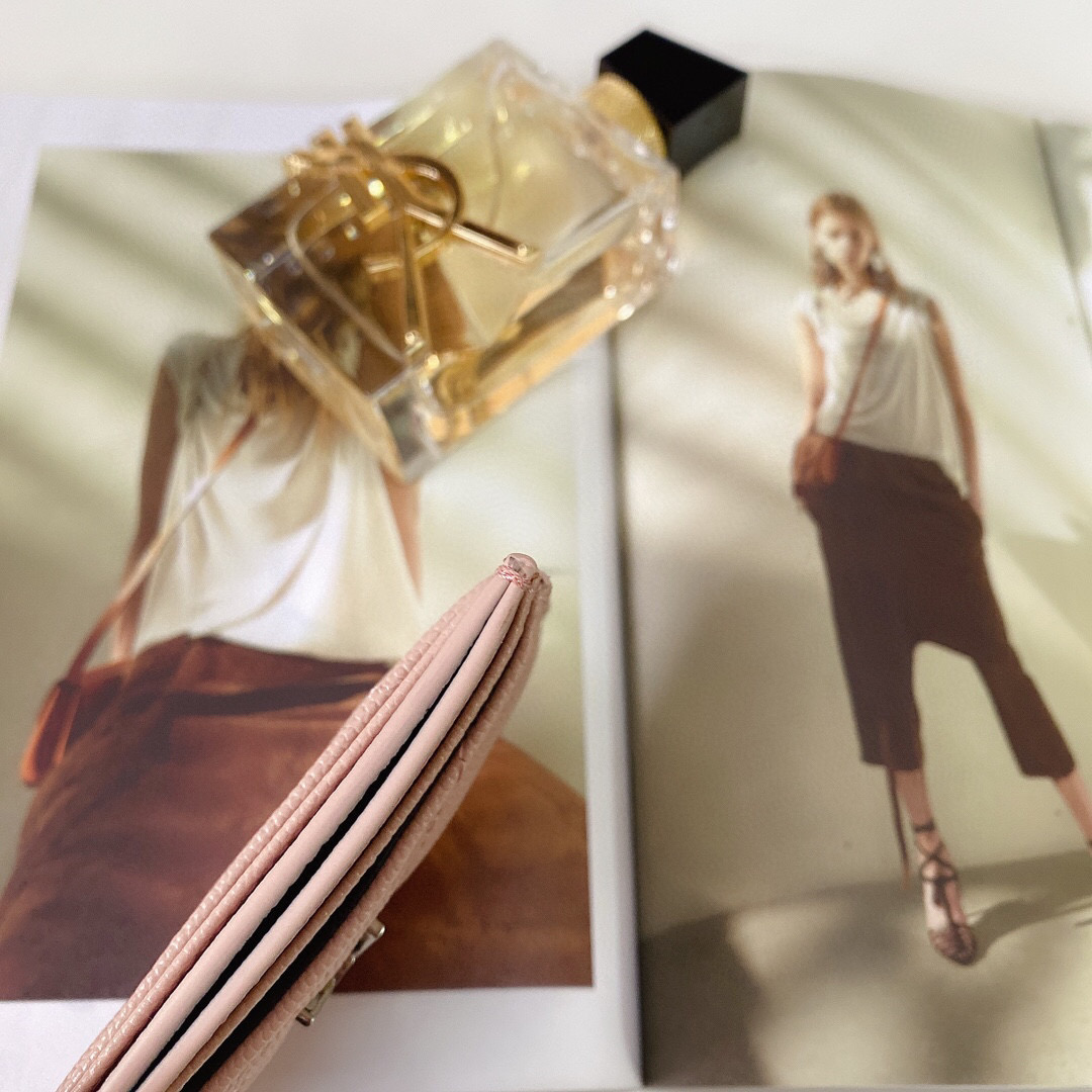 YSL Saint Laurent, 423291, MONOGRAM CREDIT CARD CASE IN GRAIN DE POUDRE TEXTURED MATELASSÉ LEATHER
