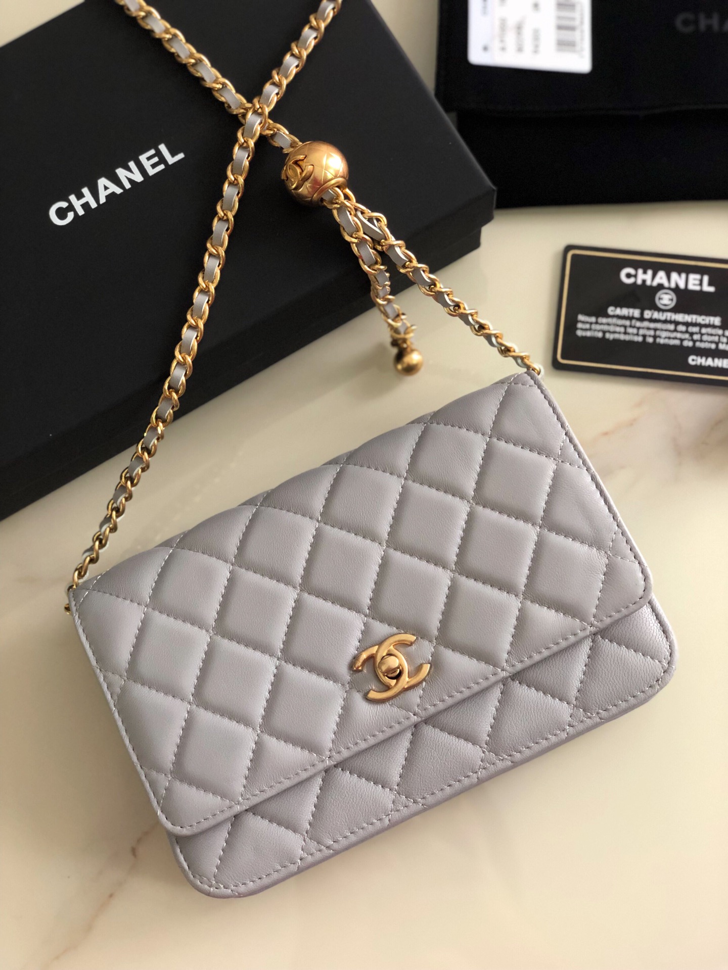 AP1450 wallet on chain, Chanel Bag
