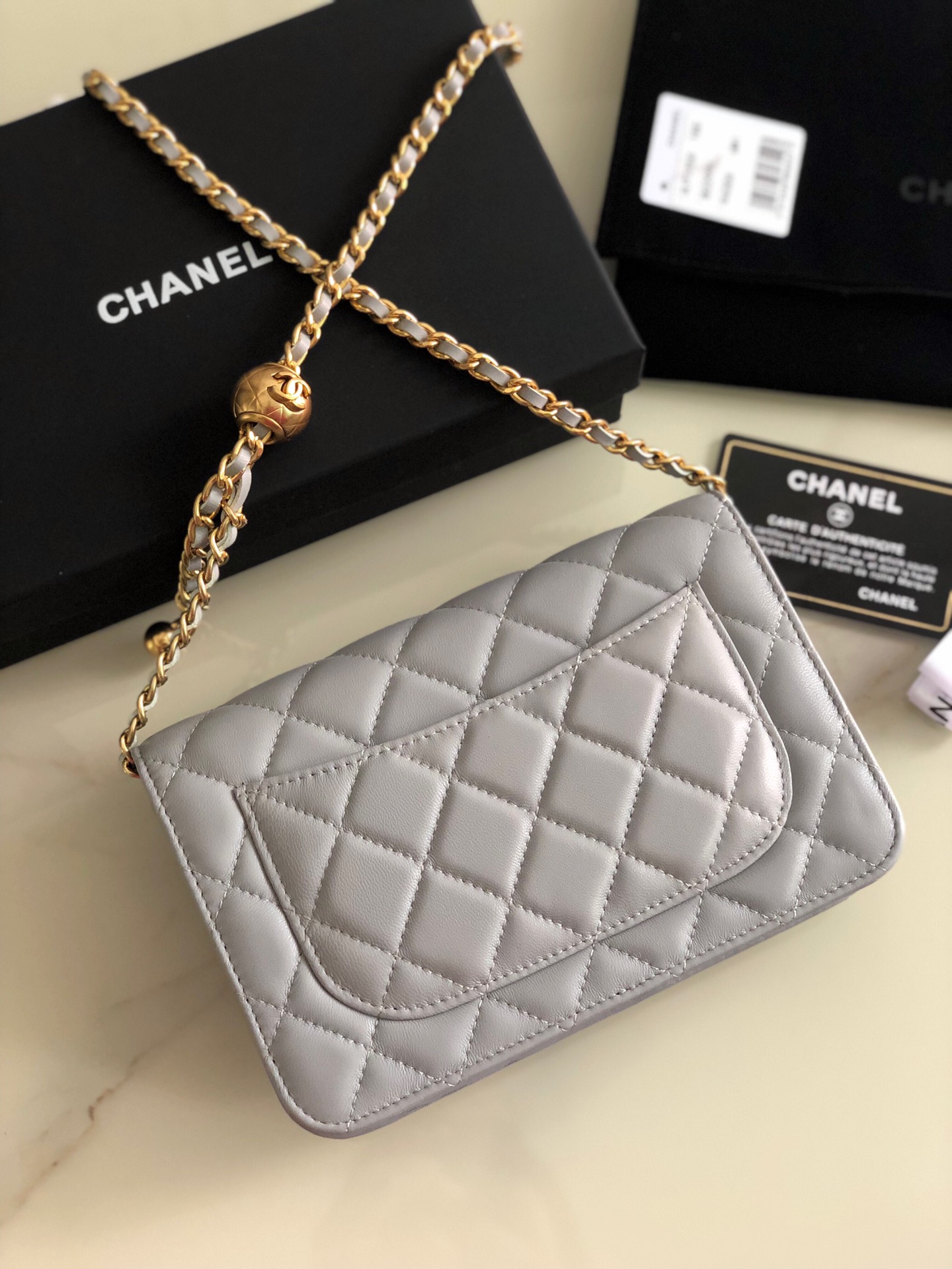 AP1450 wallet on chain, Chanel Bag