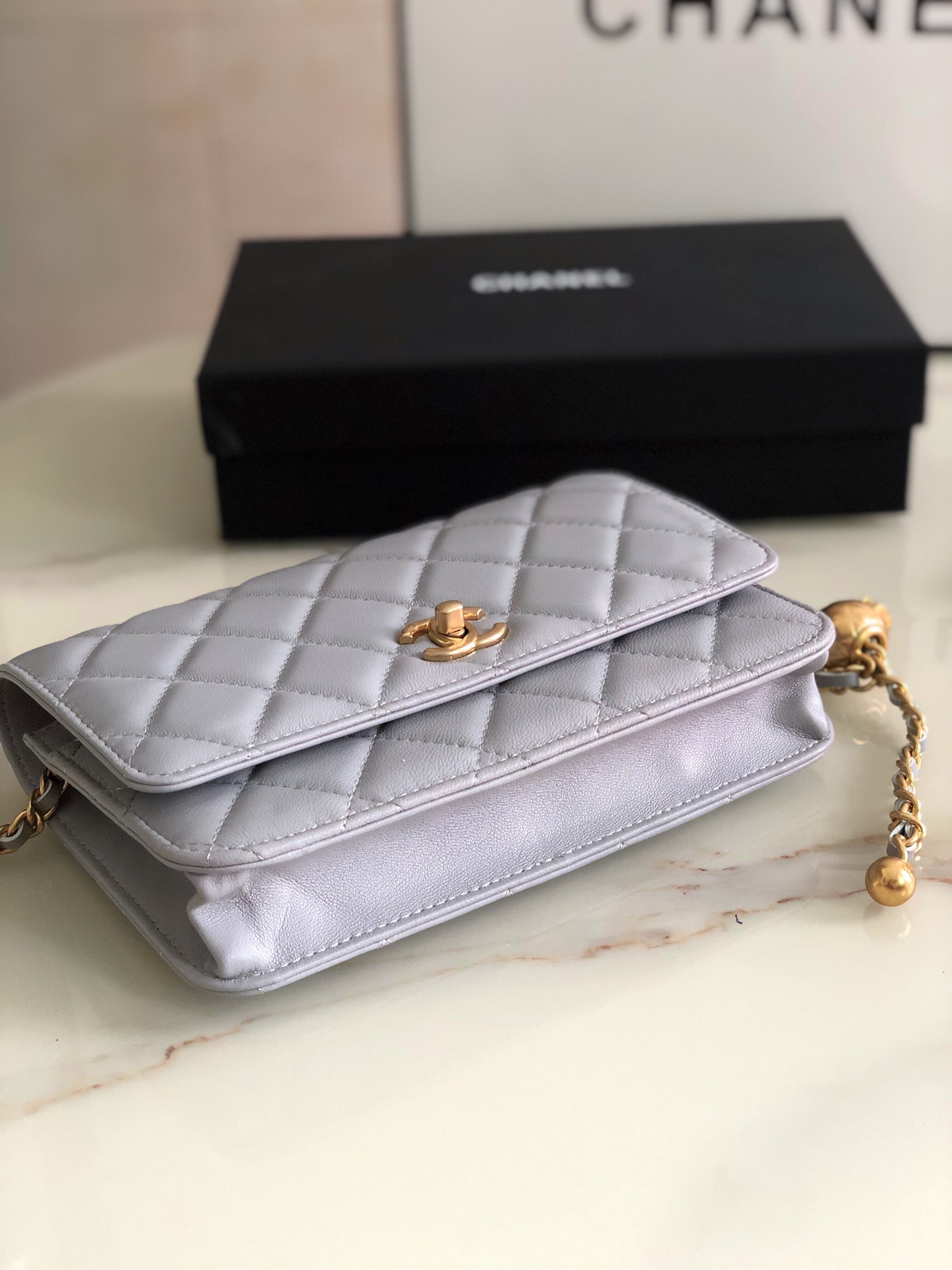 AP1450 wallet on chain, Chanel Bag