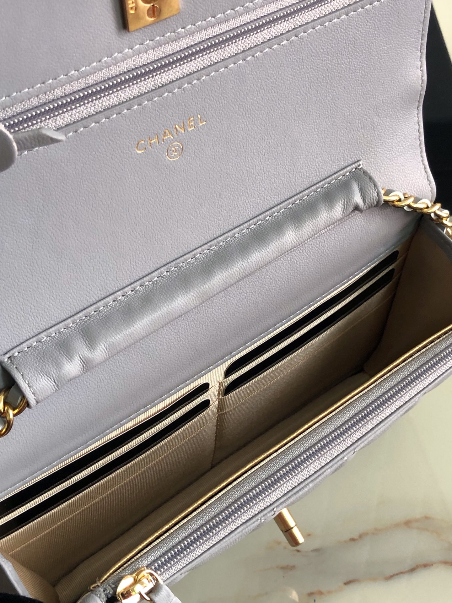 AP1450 wallet on chain, Chanel Bag