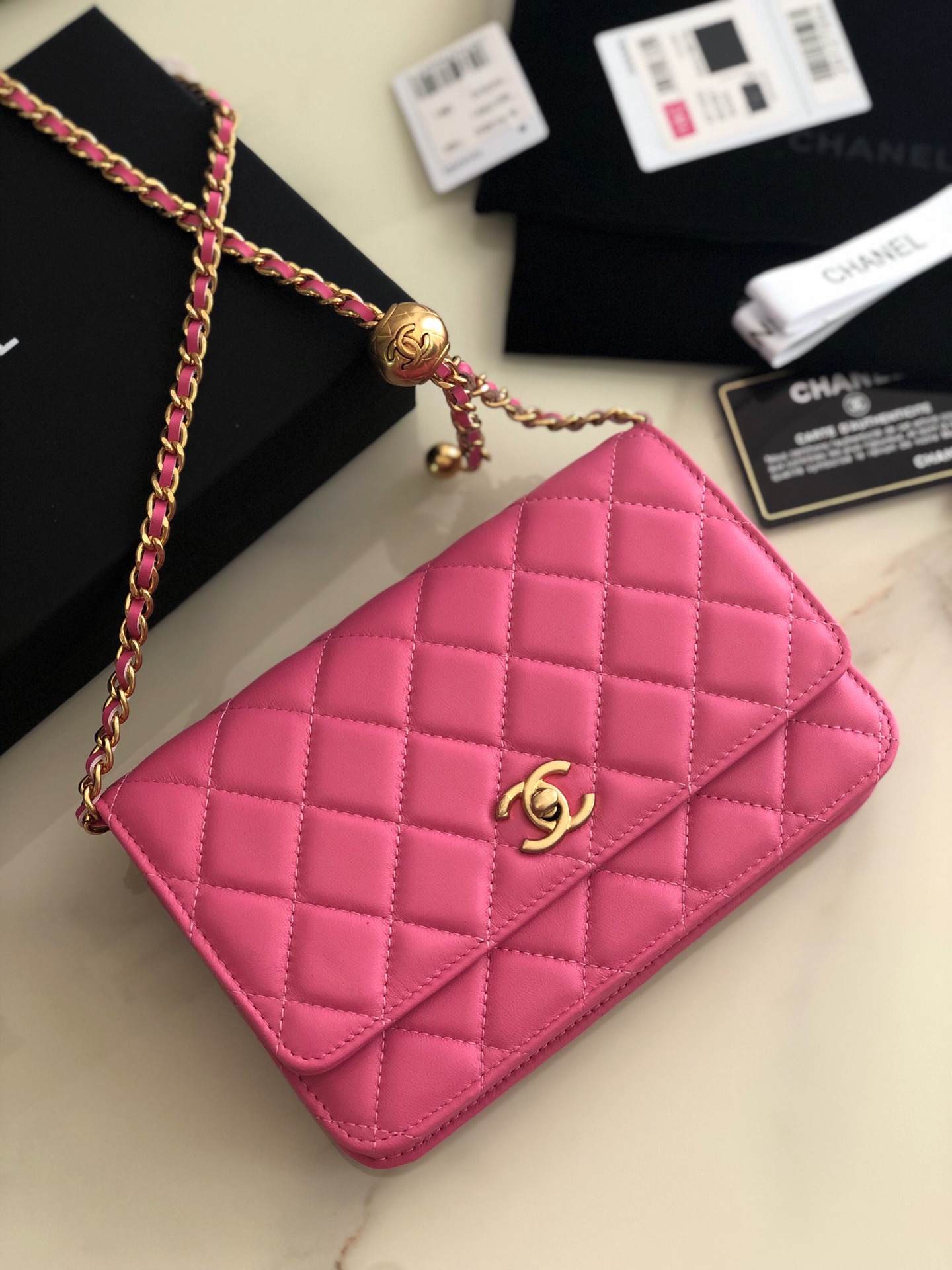 AP1450 wallet on chain, Chanel Bag