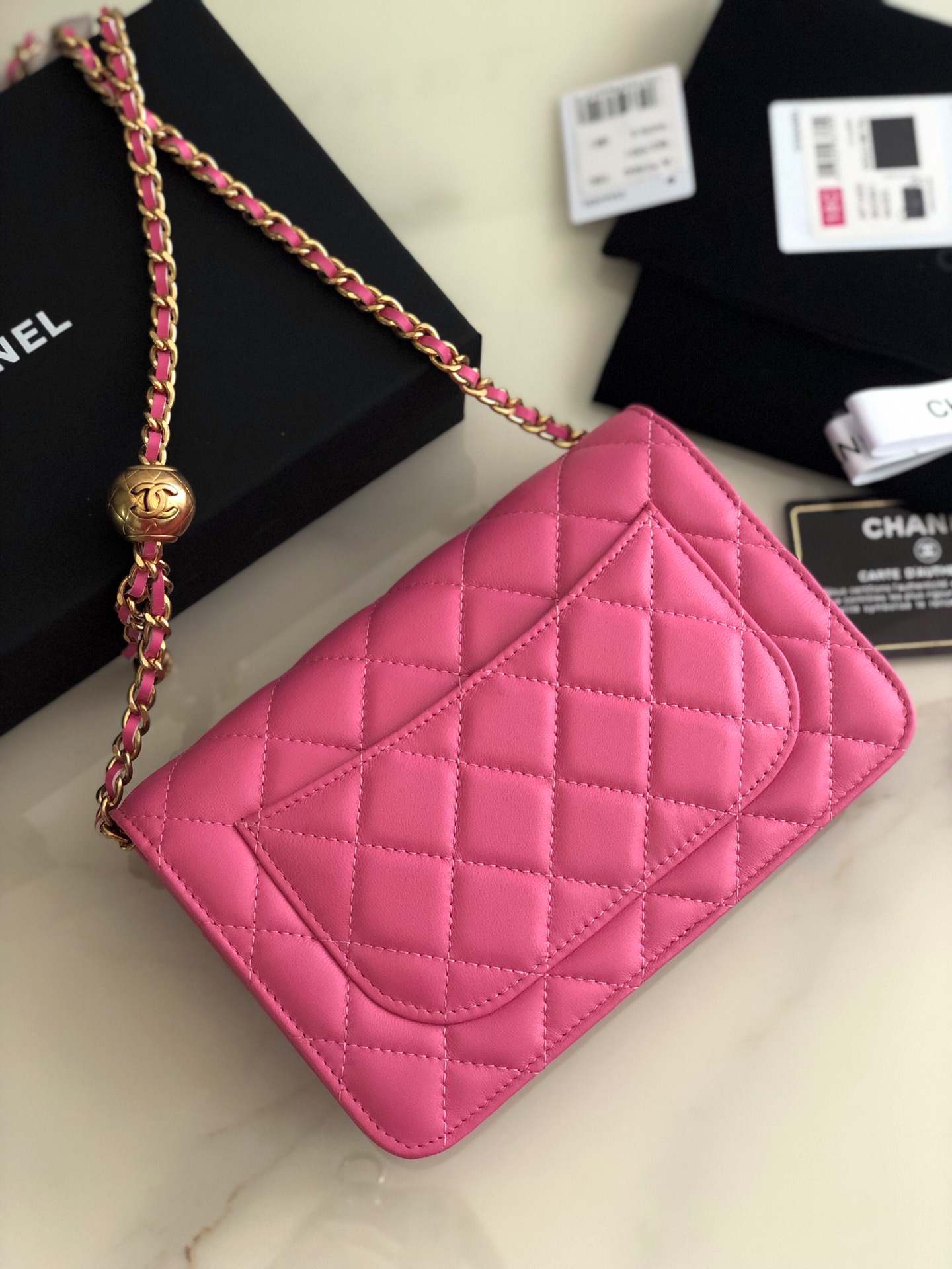 AP1450 wallet on chain, Chanel Bag