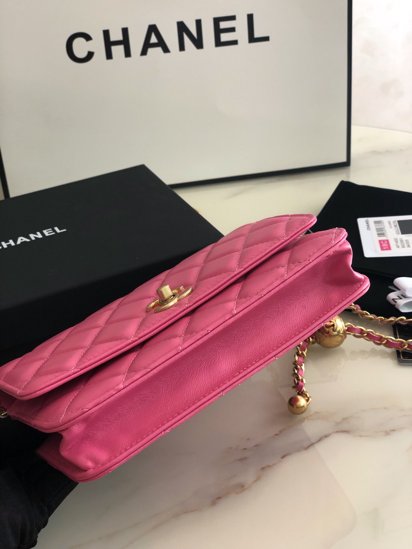 AP1450 wallet on chain, Chanel Bag