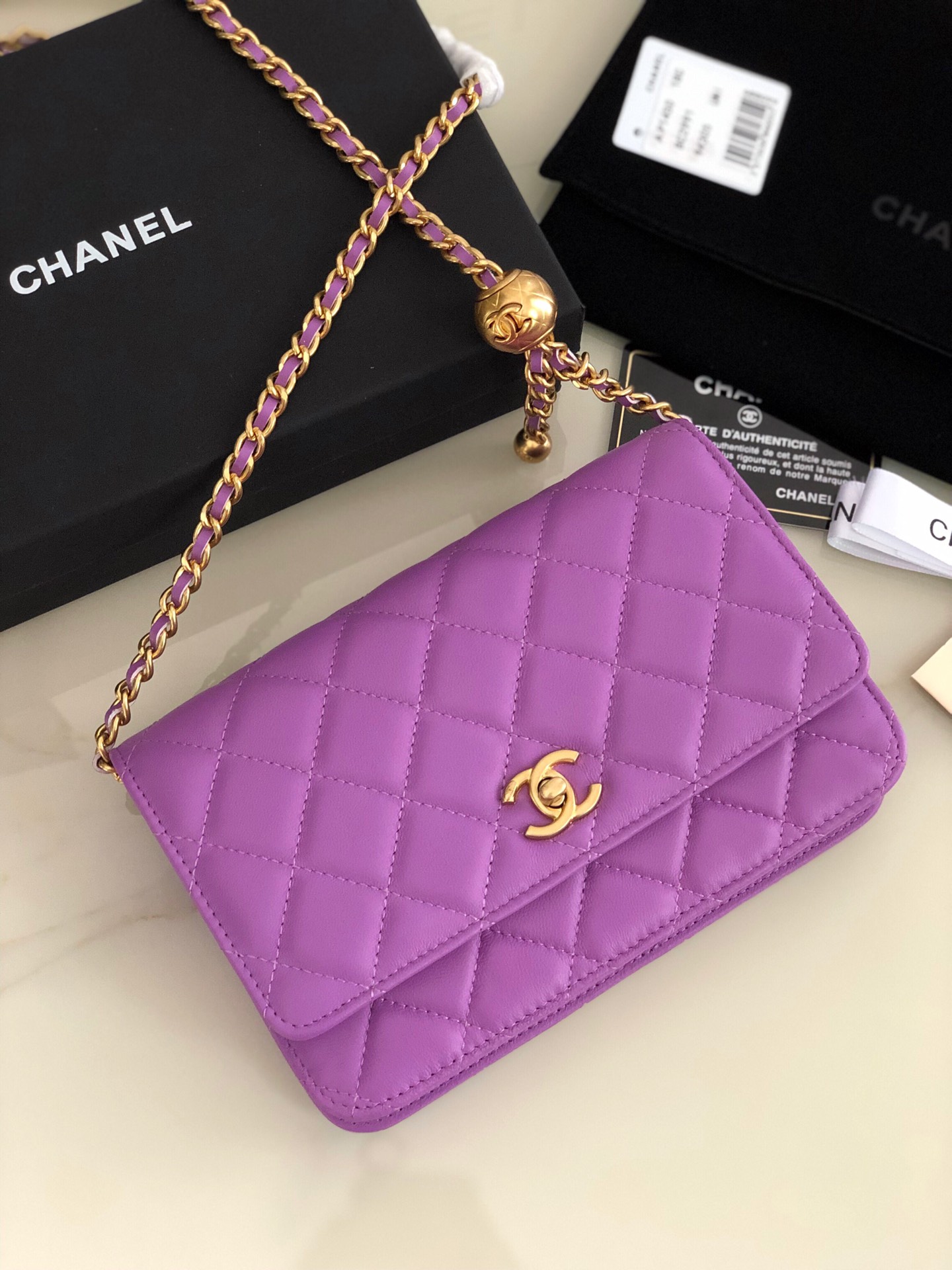 AP1450 wallet on chain, Chanel Bag