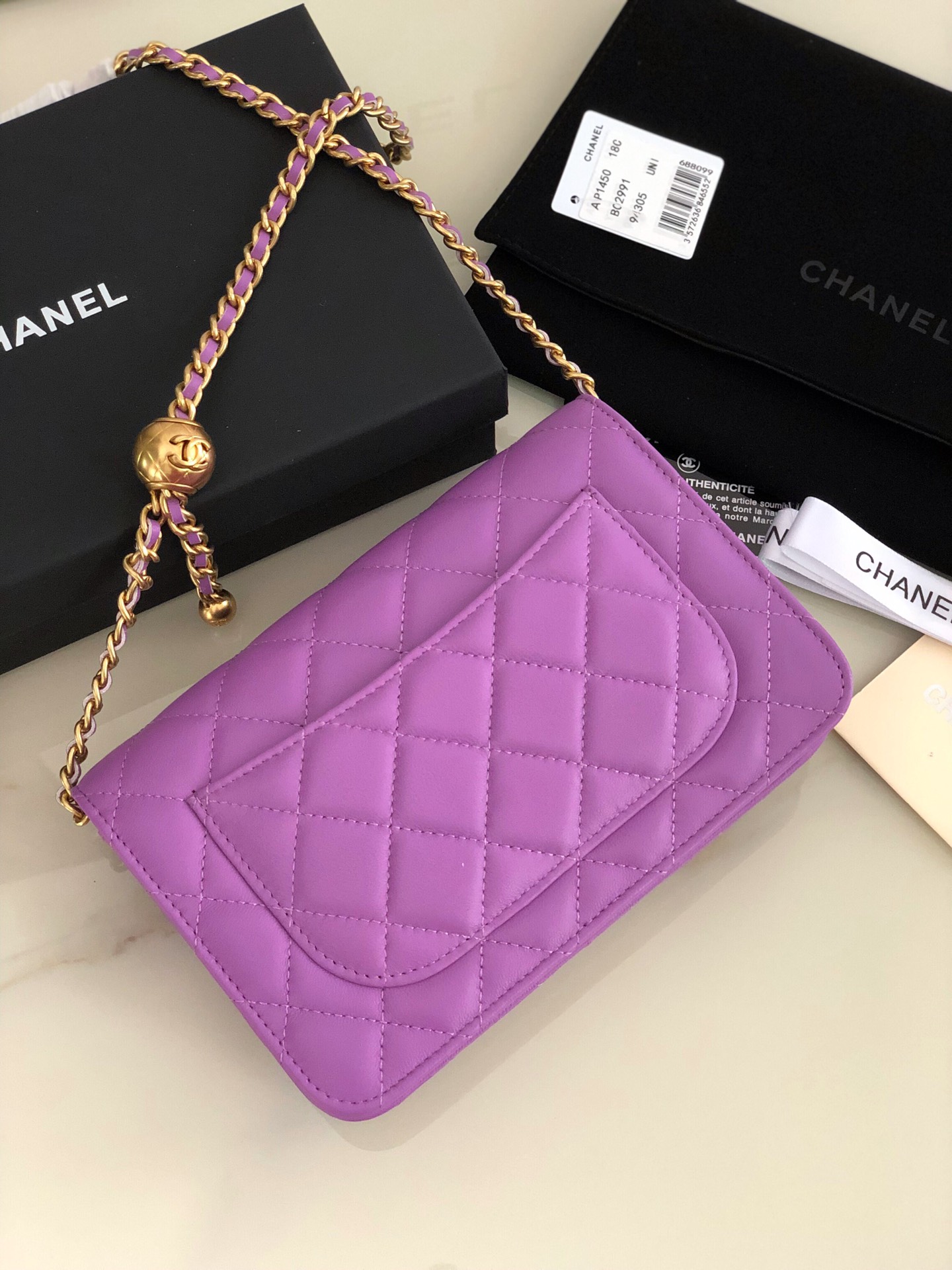 AP1450 wallet on chain, Chanel Bag