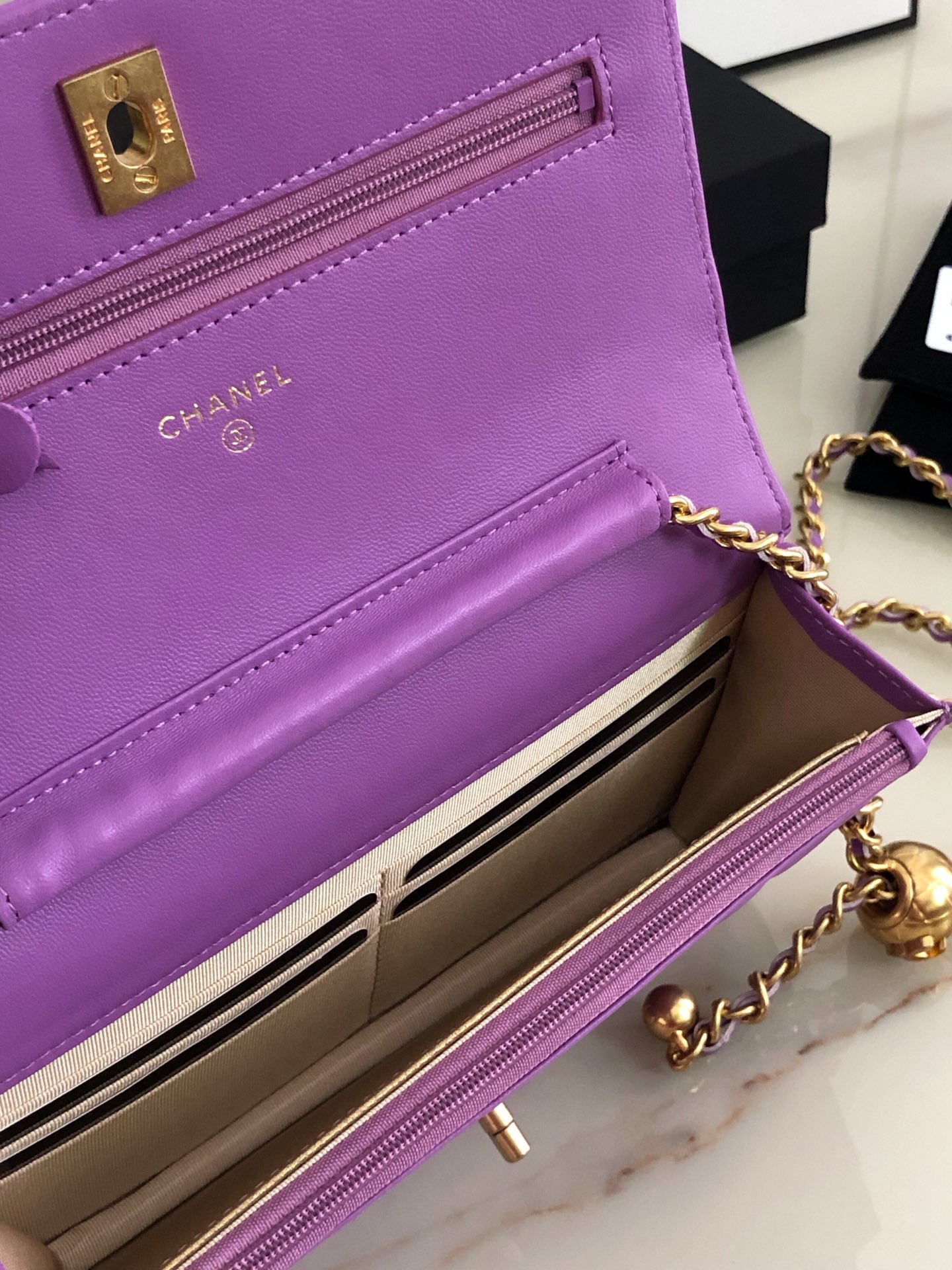 AP1450 wallet on chain, Chanel Bag