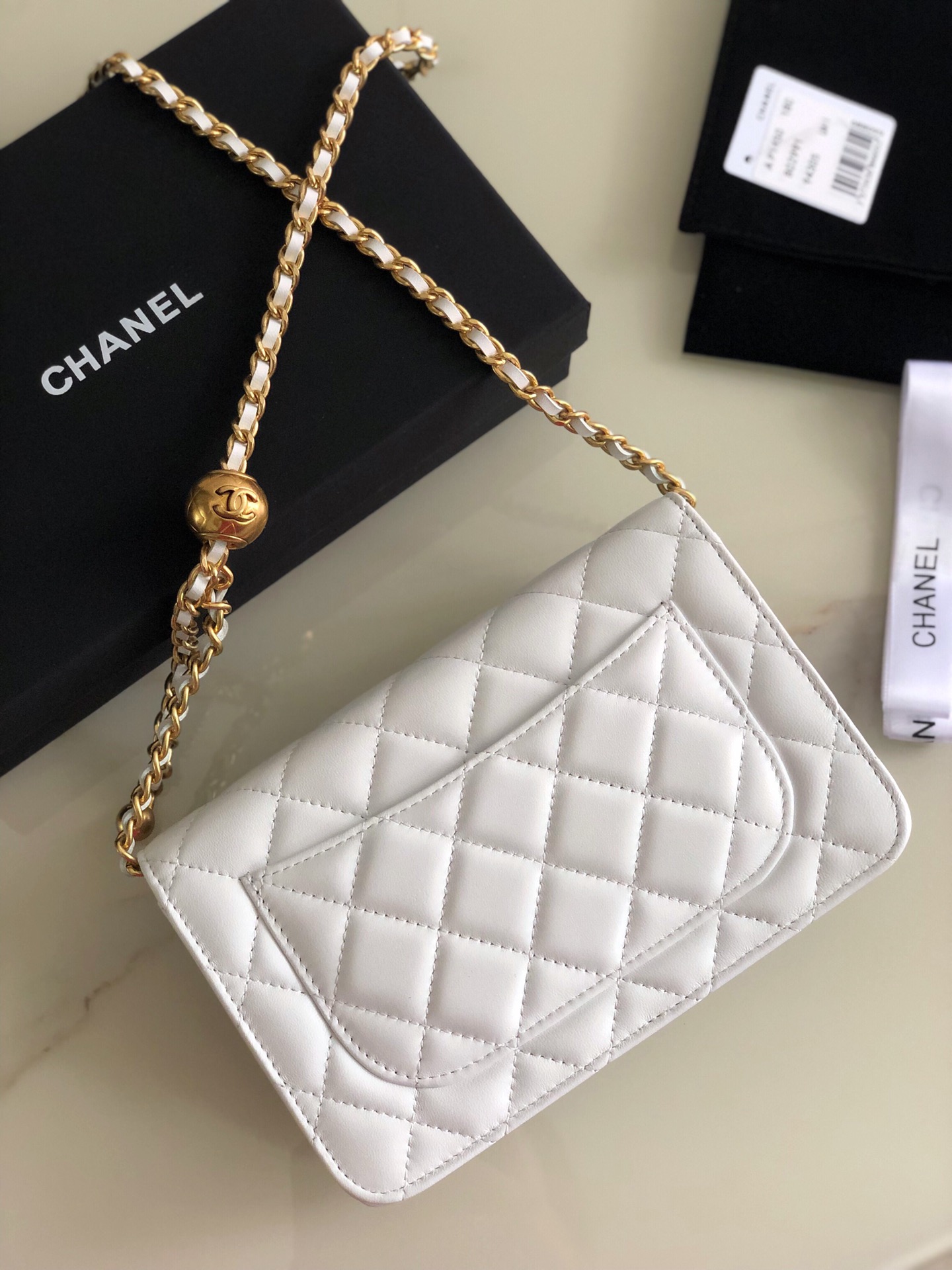 AP1450 wallet on chain, Chanel Bag