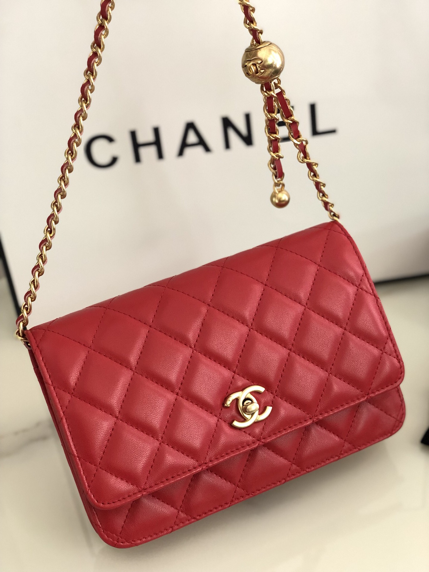 AP1450 wallet on chain, Chanel Bag