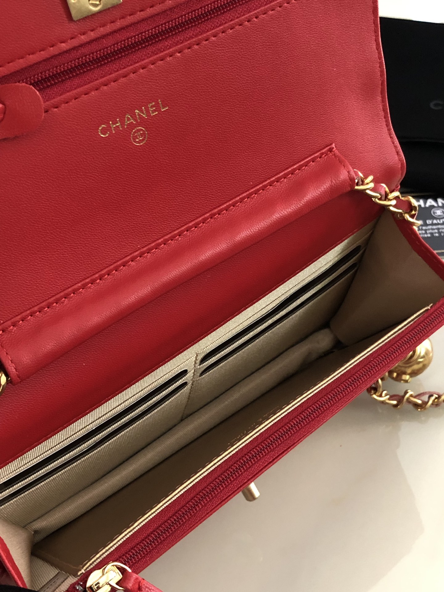 AP1450 wallet on chain, Chanel Bag