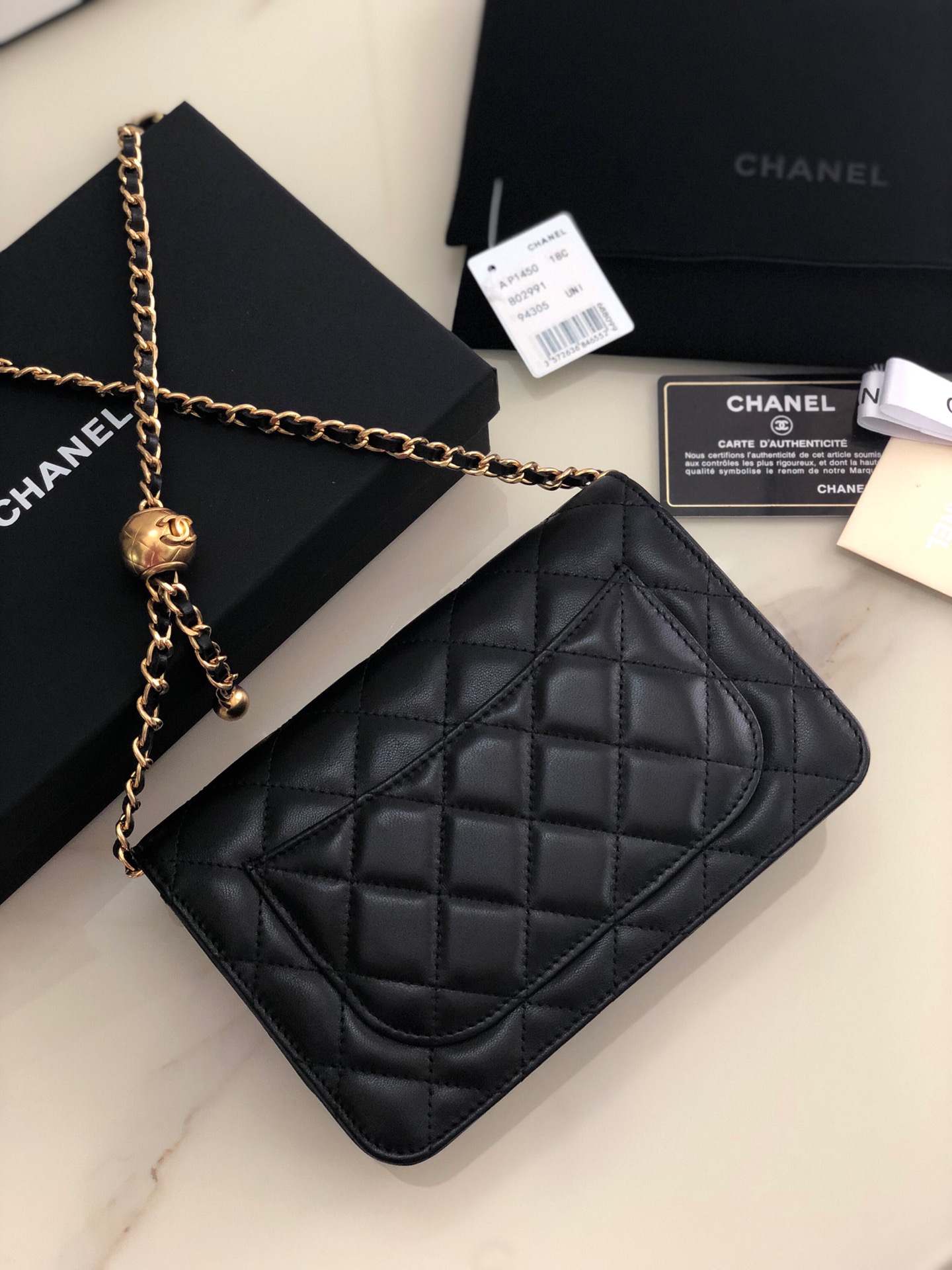 AP1450 wallet on chain, Chanel Bag