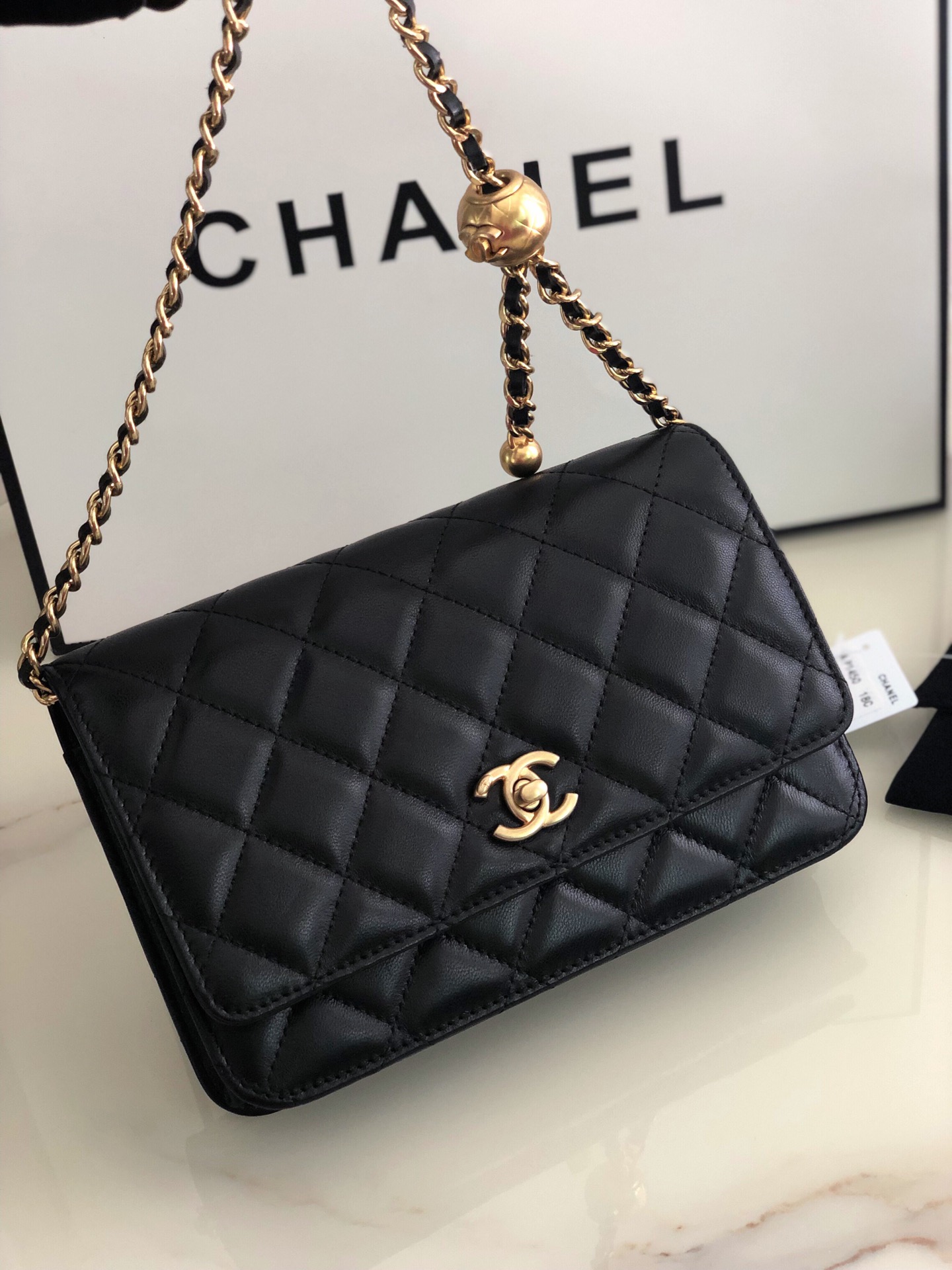 AP1450 wallet on chain, Chanel Bag