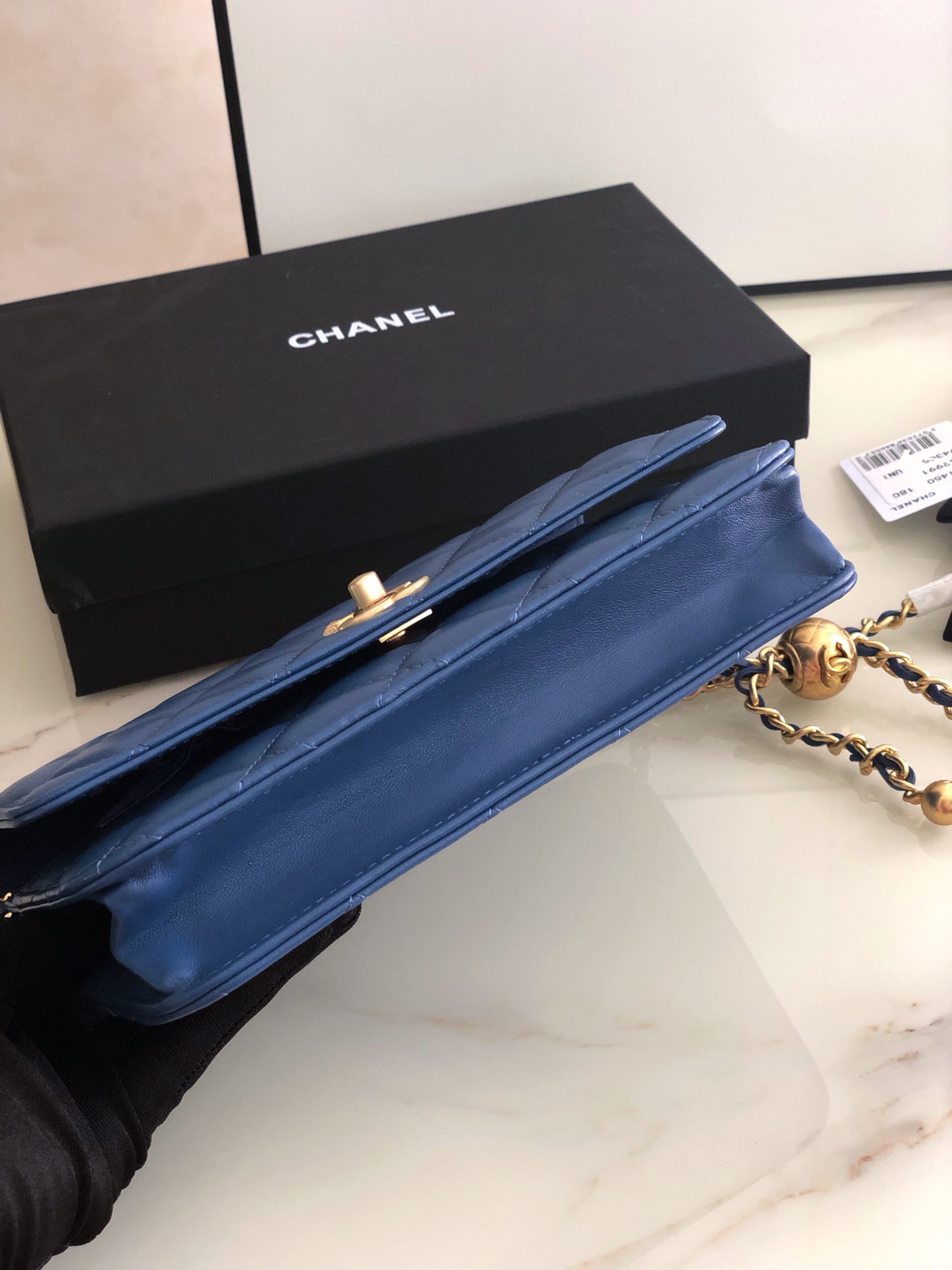 AP1450 wallet on chain, Chanel Bag