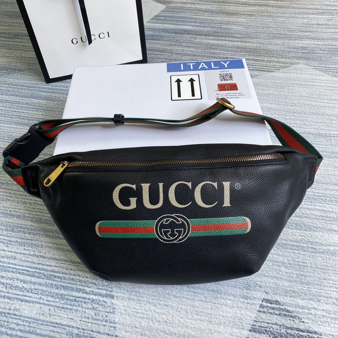 GUCCI Gucci Print leather belt bag, 493869 