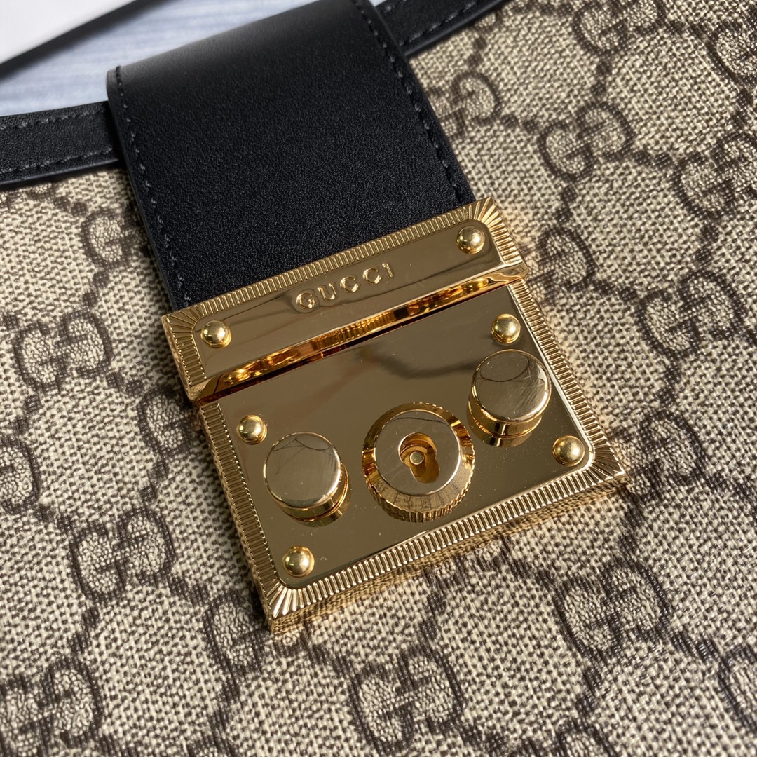 479197 Padlock medium GG shoulder bag GUCCI