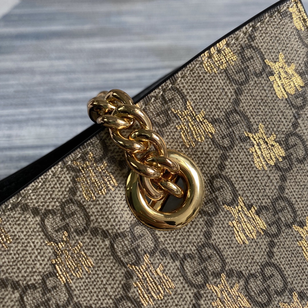 479197 Padlock medium GG shoulder bag GUCCI