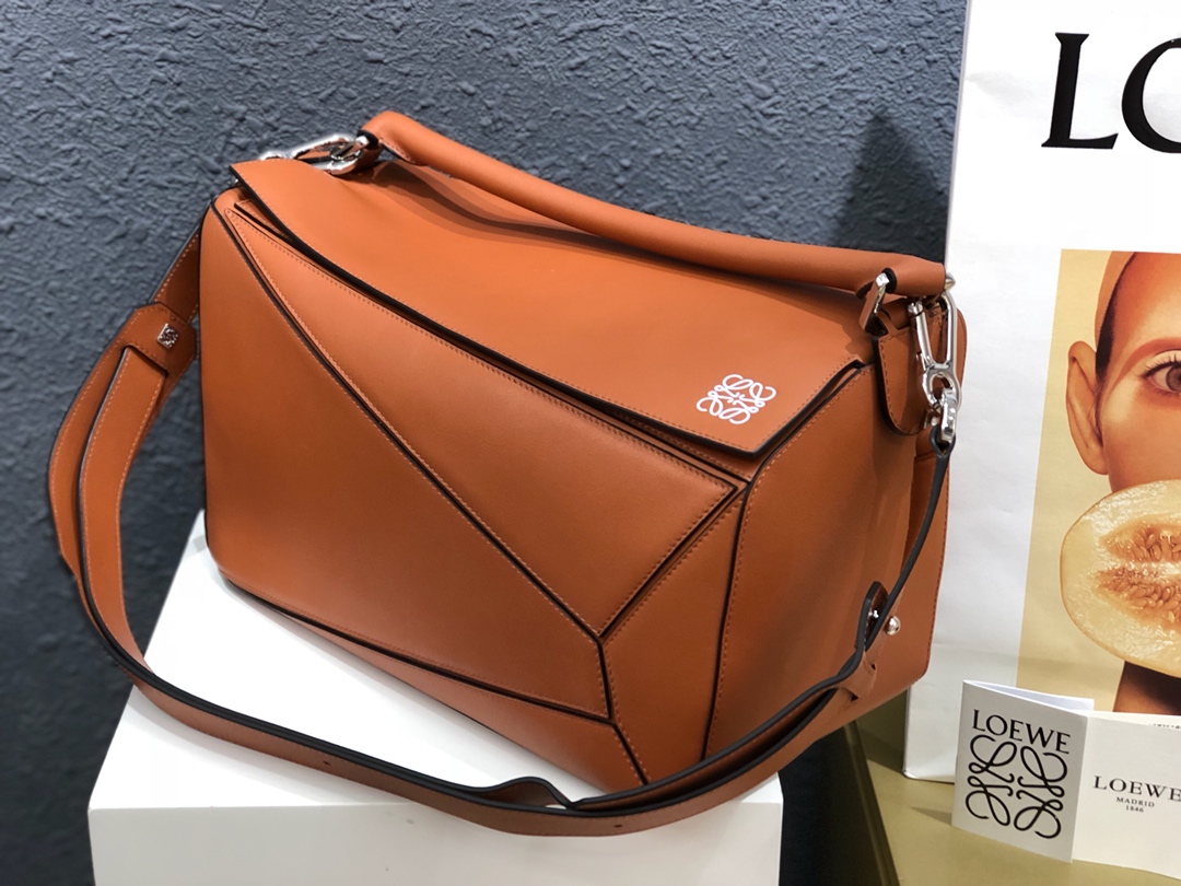 Large Puzzle bag in classic calfskin, loewe bag