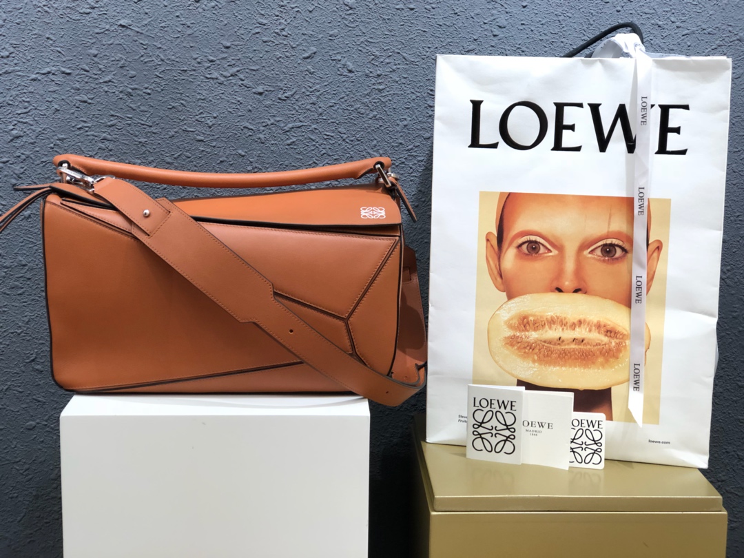 Large Puzzle bag in classic calfskin, loewe bag