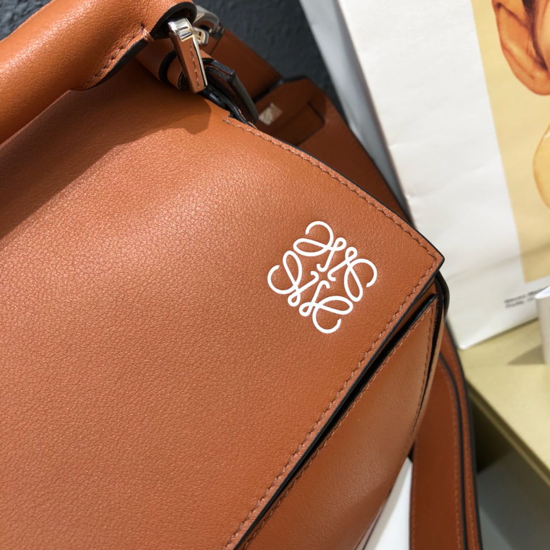 Large Puzzle bag in classic calfskin, loewe bag