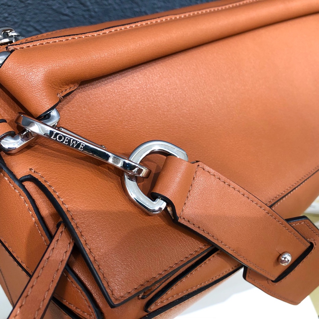 Large Puzzle bag in classic calfskin, loewe bag