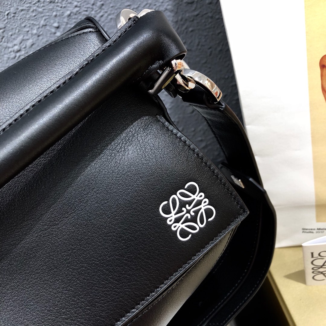 Large Puzzle bag in classic calfskin, loewe bag