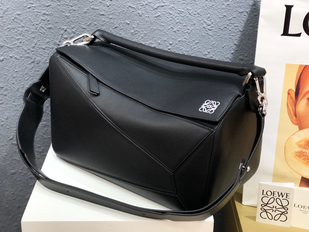 Large Puzzle bag in classic calfskin, loewe bag