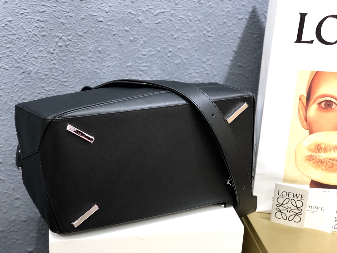 Large Puzzle bag in classic calfskin, loewe bag