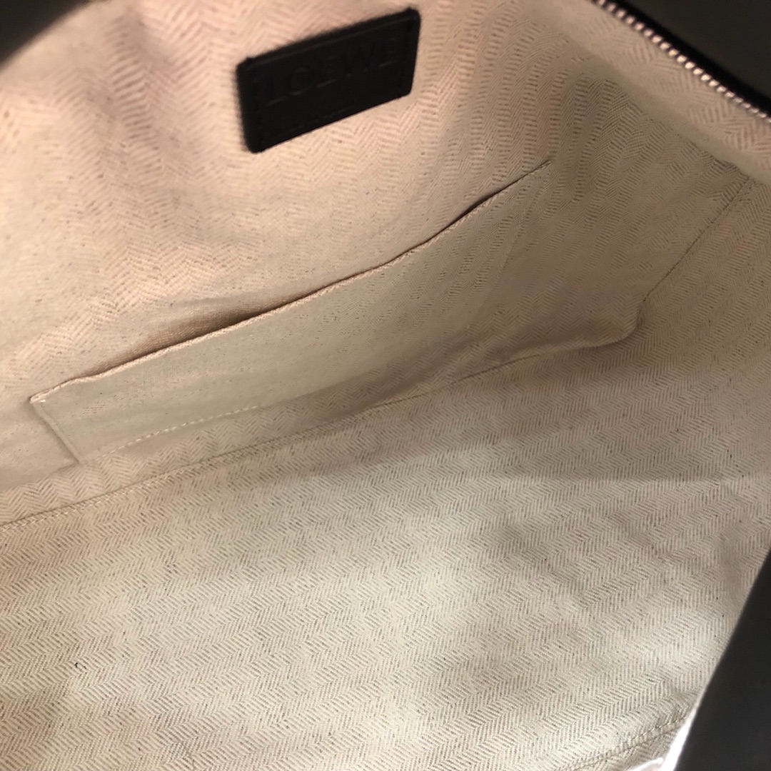 Large Puzzle bag in classic calfskin, loewe bag