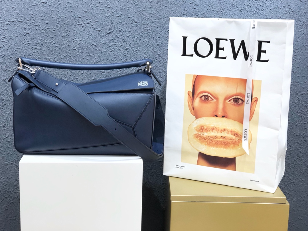 Large Puzzle bag in classic calfskin, loewe bag