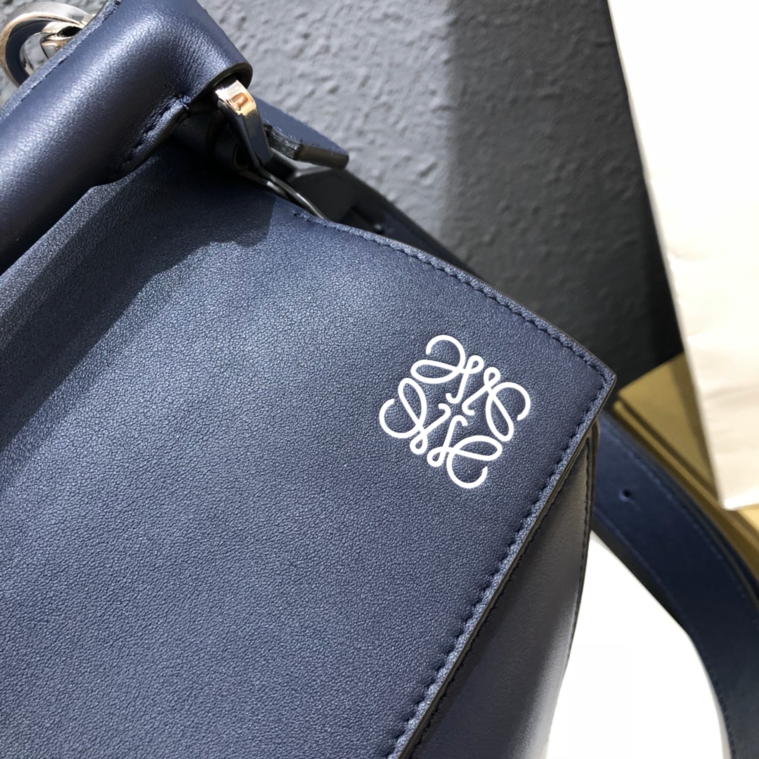 Large Puzzle bag in classic calfskin, loewe bag