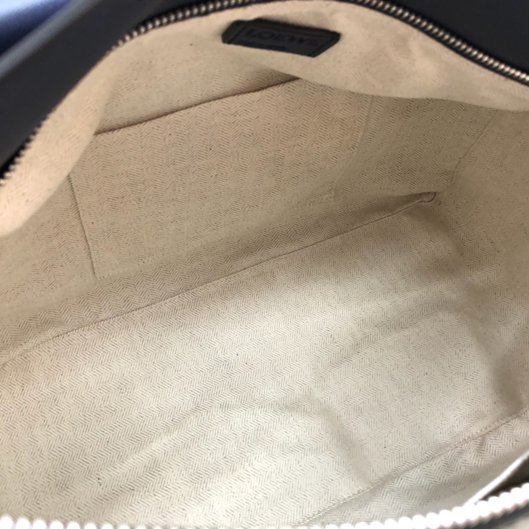 Large Puzzle bag in classic calfskin, loewe bag
