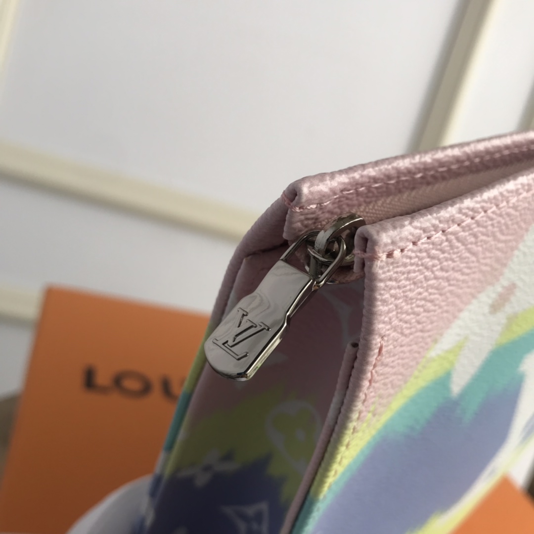M69137 LV ESCALE POCHE TOILETTE 26, Louis Vuitton LV Women - Travel - All Luggage and Accessories