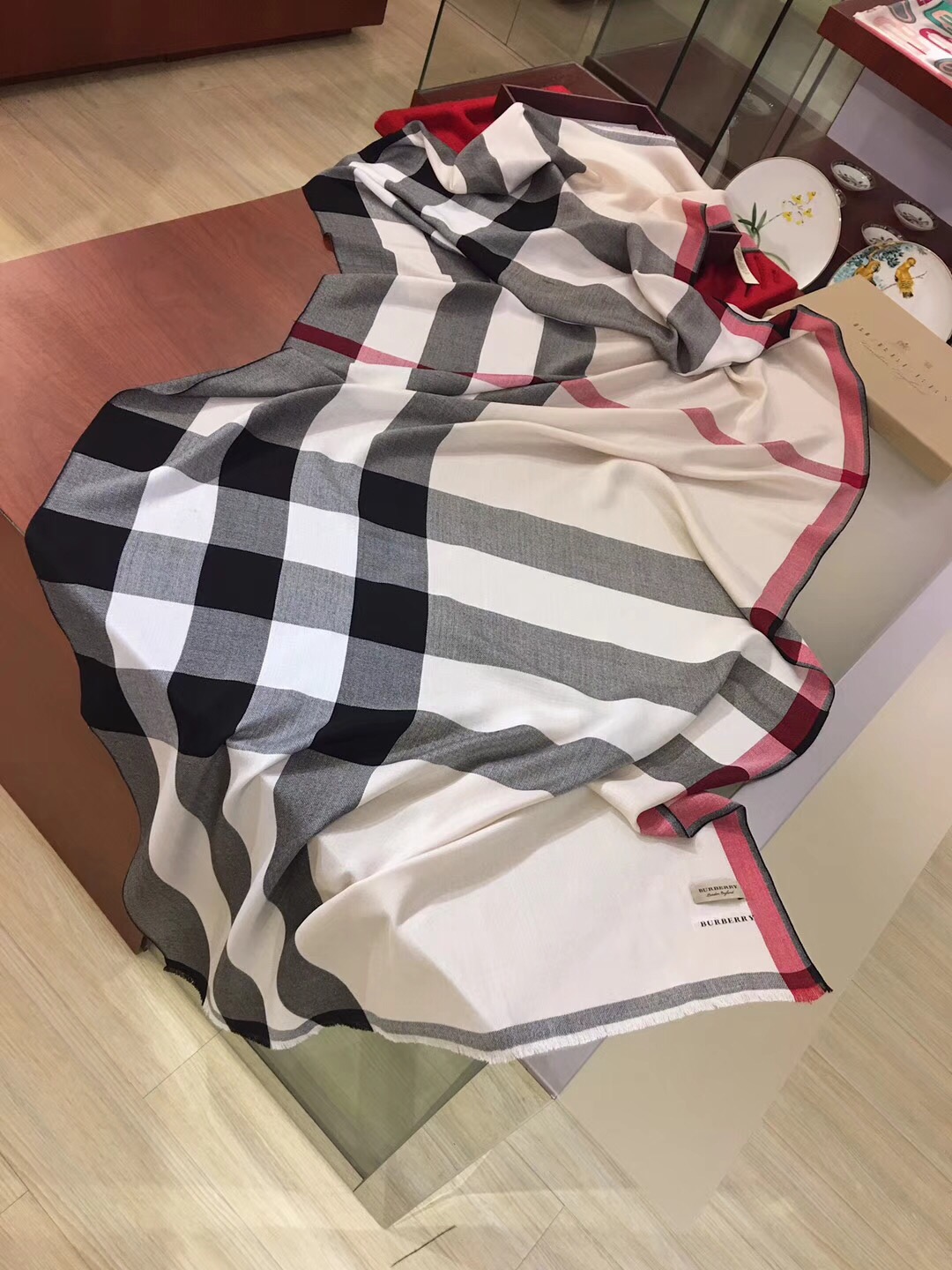 The Classic Check Cashmere Scarf, Burberry Scarves