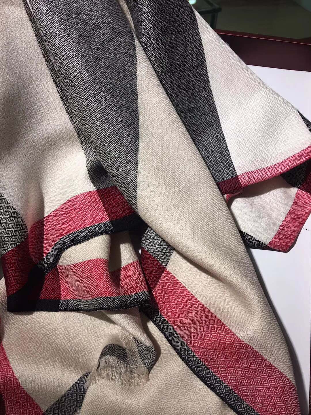 The Classic Check Cashmere Scarf, Burberry Scarves