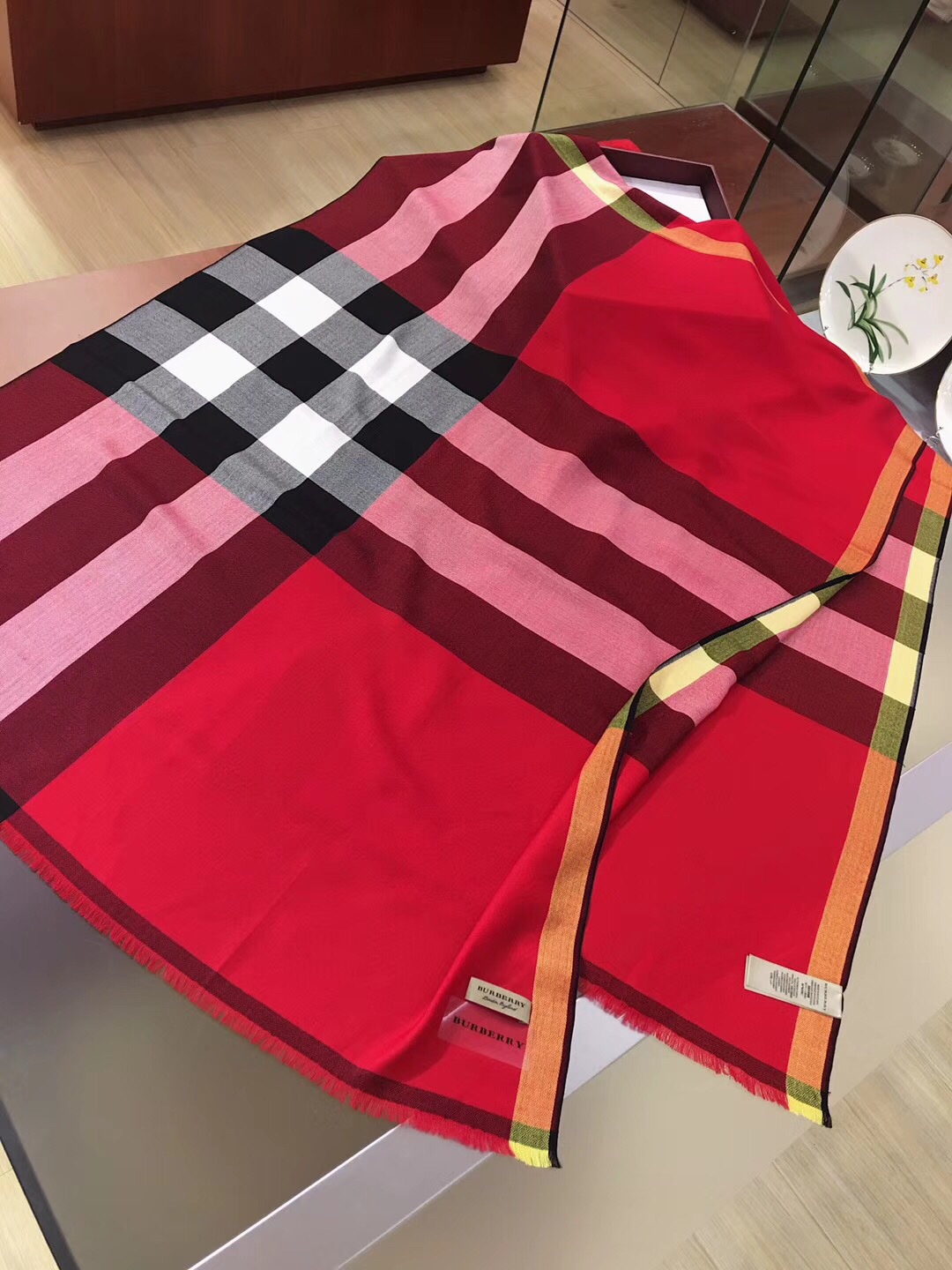 The Classic Check Cashmere Scarf, Burberry Scarves
