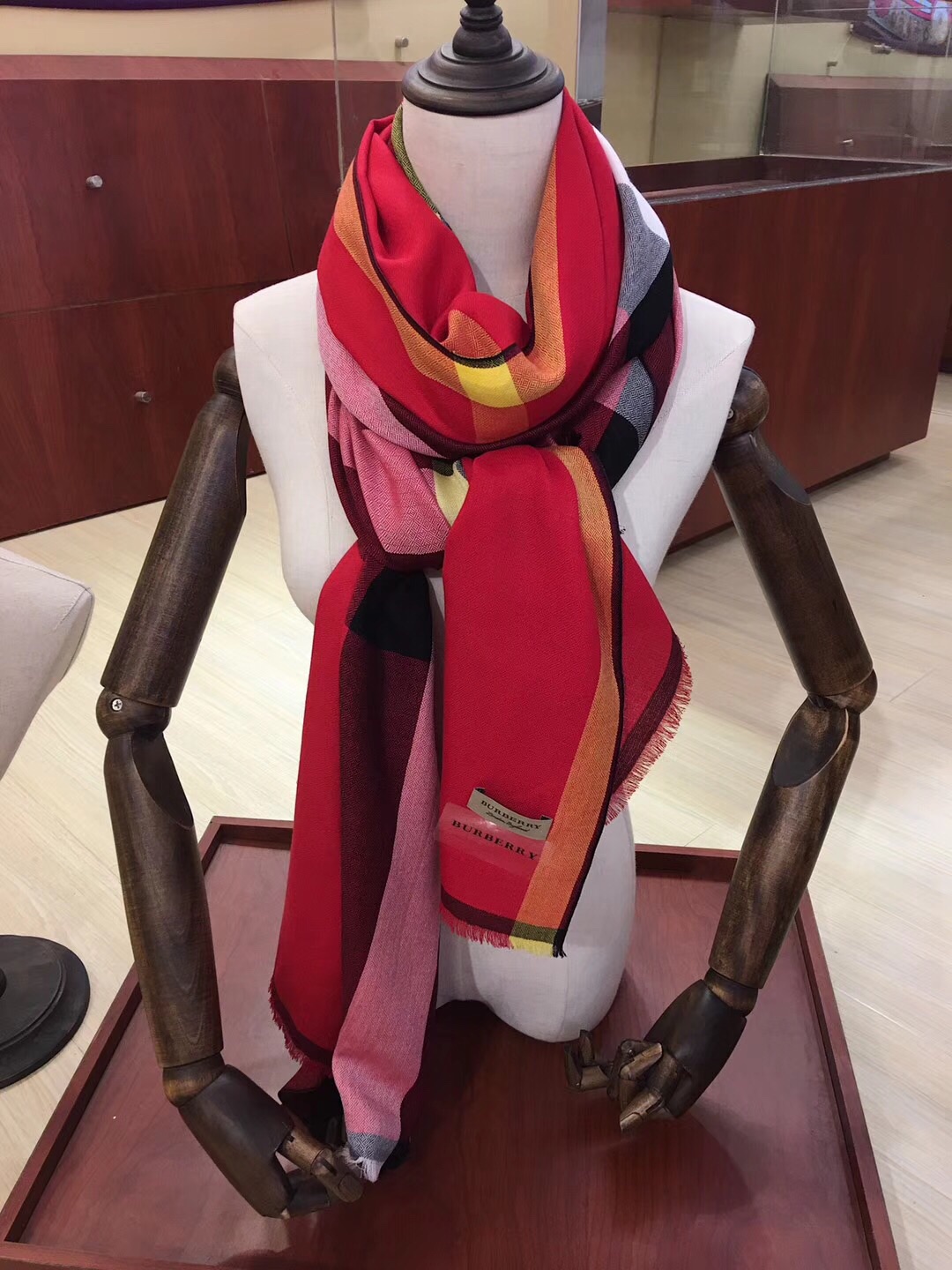 The Classic Check Cashmere Scarf, Burberry Scarves