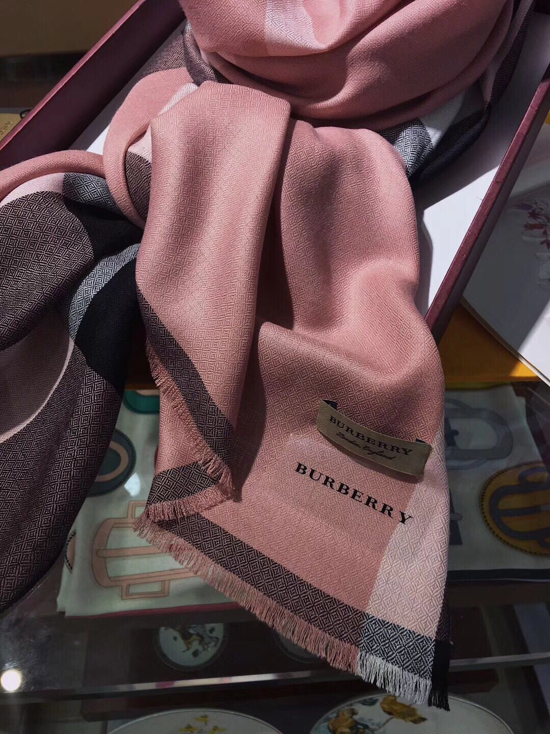 The Classic Check Cashmere Scarf, Burberry Scarves